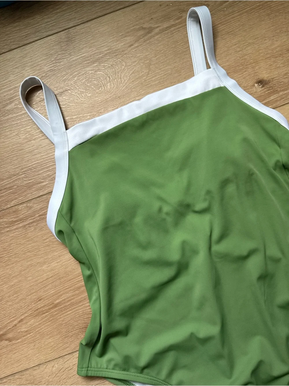 NWOT Shade & Shore Women’s Green & White Solid Minimalist One Piece Swimsuit | L